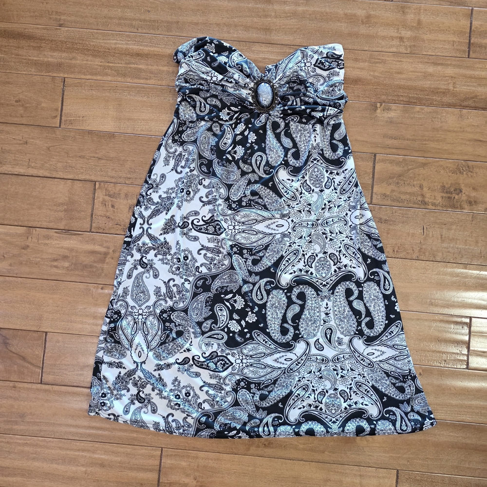 Shoreline Strapless Dress in Black, White, andPaisley